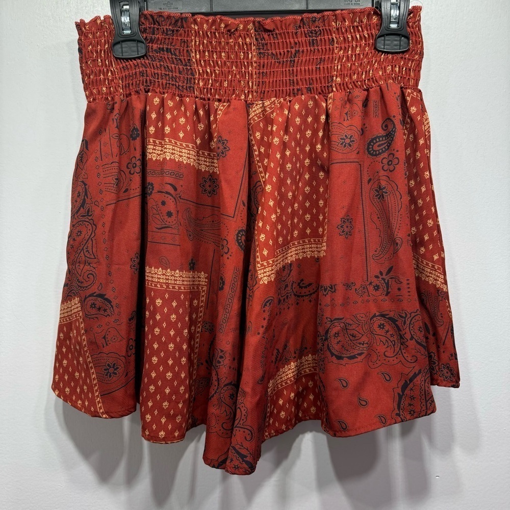 BUCKETLIST Shorts Rust Red Paisley Floral Patchwork Print Flowy Pleated Pockets - Picture 3 of 13